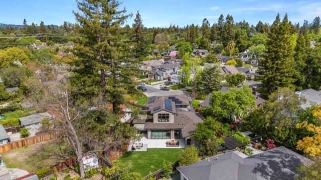 1303 American Way, Menlo Park CA: https://media.crmls.org/mediaz/4297b381-bc65-469d-9758-34d9481abfcc.jpg