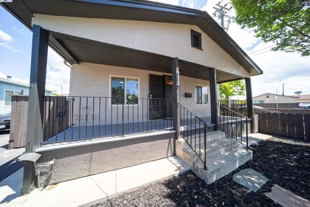 33972 10Th St, Union City CA: https://media.crmls.org/mediaz/429824c1-d811-4de2-affe-0abe94fda243.jpg