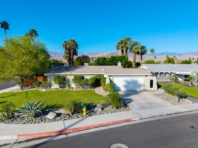 74277 Myrsine Avenue, Palm Desert CA: https://media.crmls.org/mediaz/4298427d-68c5-470a-bee4-42f75cefe157.jpg