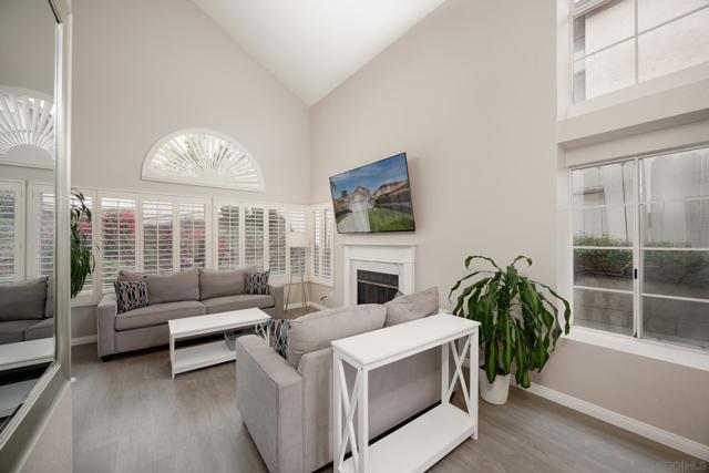 11944 Avenida Marcella, El Cajon CA: https://media.crmls.org/mediaz/4298ee51-ebff-476a-a1d3-fe677853a2b3.jpg