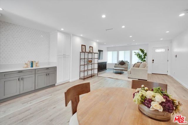 14642 Runnymede Street, Van Nuys CA: https://media.crmls.org/mediaz/4299299c-46bd-4d89-9438-1993f857a636.jpg