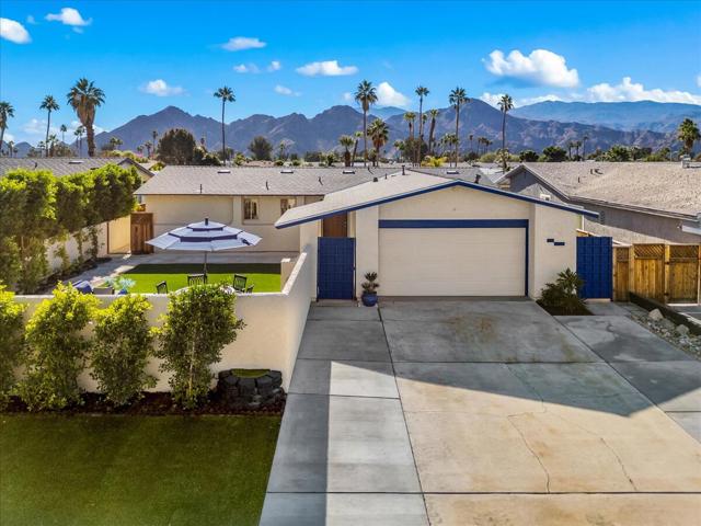 43035 Tennessee Avenue, Palm Desert CA: https://media.crmls.org/mediaz/42998f3f-f78d-42a4-a15c-2704154d790c.jpg
