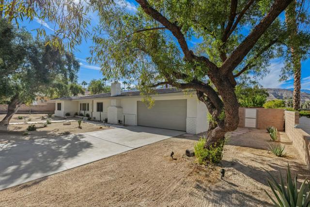 45715 Verba Santa Drive, Palm Desert CA: https://media.crmls.org/mediaz/4299a360-ba40-40b4-9681-57bff4d1e15c.jpg