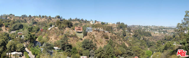 8413 Grand View Drive, Los Angeles CA: https://media.crmls.org/mediaz/429a7745-c95c-4133-9c14-1d50d98805b9.jpg
