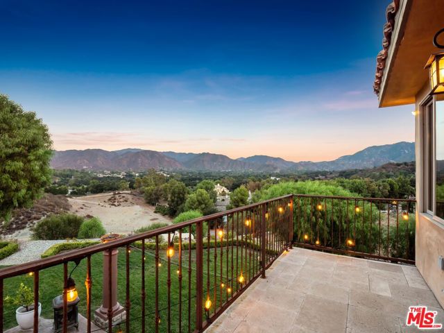 27023 Rolling Hills Avenue, Canyon Country CA: https://media.crmls.org/mediaz/429b4879-3699-4ef9-b496-6253e6d77336.jpg