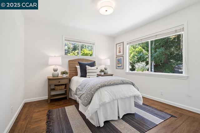 4 Harold Dr, Moraga CA: https://media.crmls.org/mediaz/429bf702-a854-40a8-a0f3-400733ee4ed6.jpg