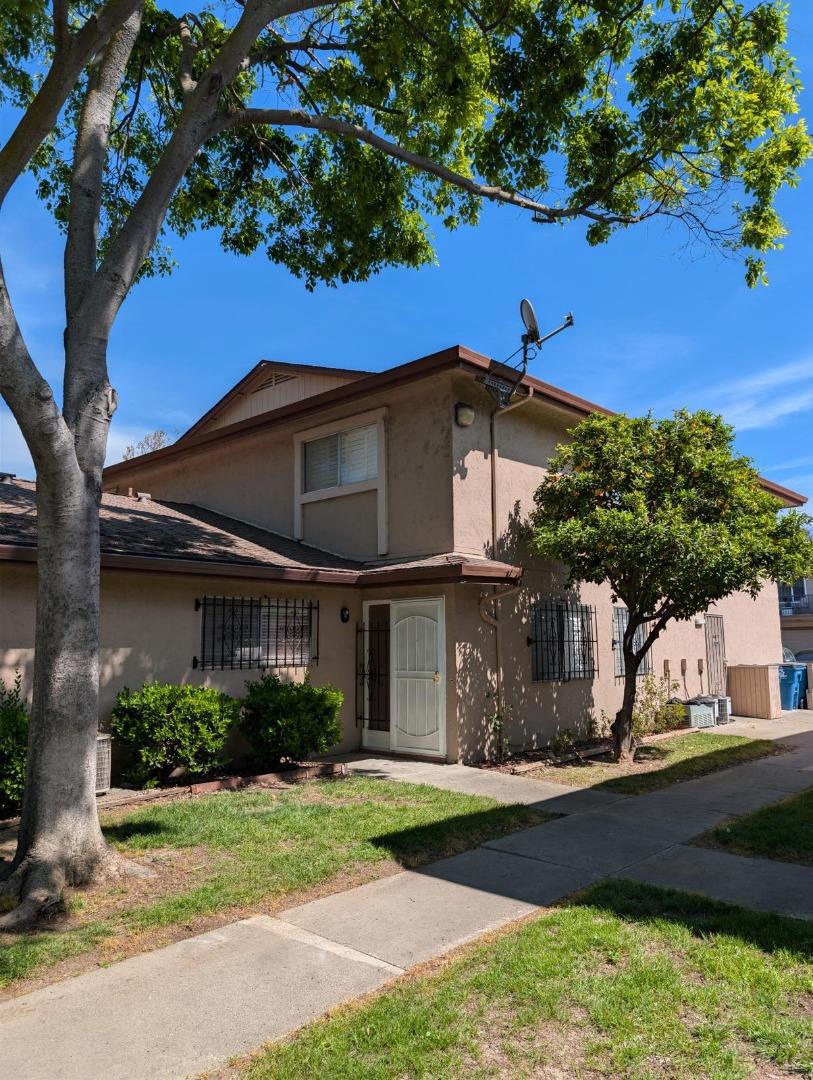 2205 Lemontree Way #3