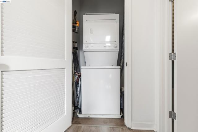 630 Thomas L Berkley Way, Oakland CA: https://media.crmls.org/mediaz/429d37fd-ad4b-45ec-9673-a19b141b218c.jpg