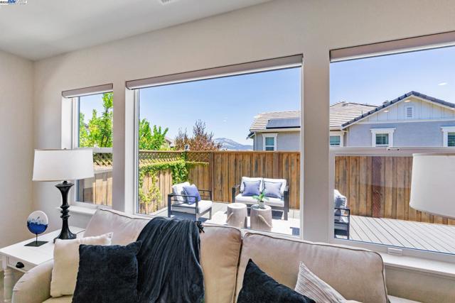2002 Davoli Ct, San Ramon CA: https://media.crmls.org/mediaz/429d5324-8182-49e5-aa30-1ea20157e3cd.jpg