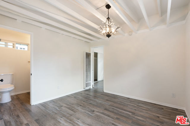 483 Sturtevant Drive, Sierra Madre CA: https://media.crmls.org/mediaz/429d882e-9e53-4d5c-8eeb-399c5f8c7ce5.jpg