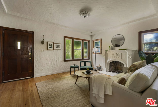 483 Museum Drive photo 6