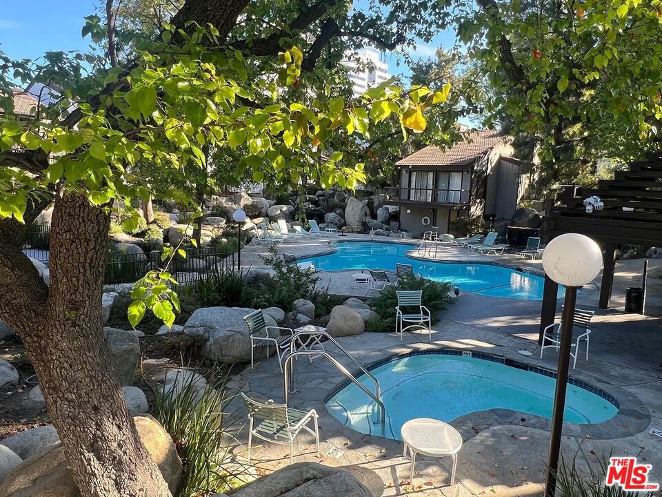 6255 Canoga Avenue #15