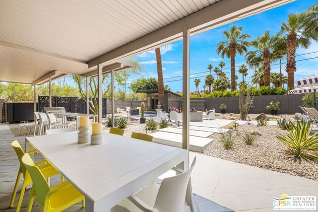 1251 E San Lorenzo Road, Palm Springs CA: https://media.crmls.org/mediaz/429ef7d1-065f-4e29-8345-36a59d6291de.jpg