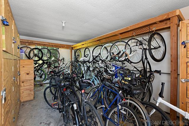 4750 Noyes St, San Diego CA: https://media.crmls.org/mediaz/429f0432-6737-45c1-b49b-a739195333c1.jpg