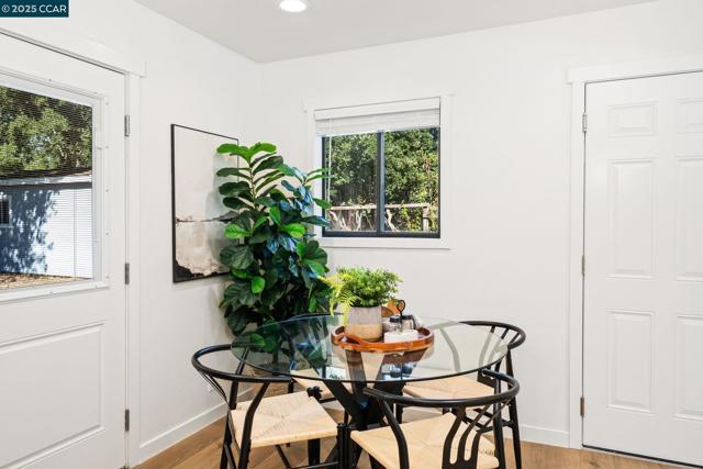 3225 Cowell Rd, Concord CA: https://media.crmls.org/mediaz/42a0e659-a824-49bb-933e-d787405a1ddd.jpg