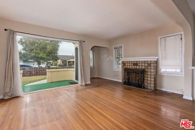 1844 Leighton Avenue, Los Angeles CA: https://media.crmls.org/mediaz/42a10f53-c240-44fc-aa22-52a18355a973.jpg