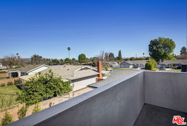 7313 Kentland Avenue, West Hills CA: https://media.crmls.org/mediaz/42a10fe7-a9d7-40af-bbd9-79169442d51a.jpg