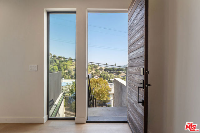 4691 Glenalbyn Drive, Los Angeles CA: https://media.crmls.org/mediaz/42a11b02-62a5-4843-b454-fa1861695e5b.jpg