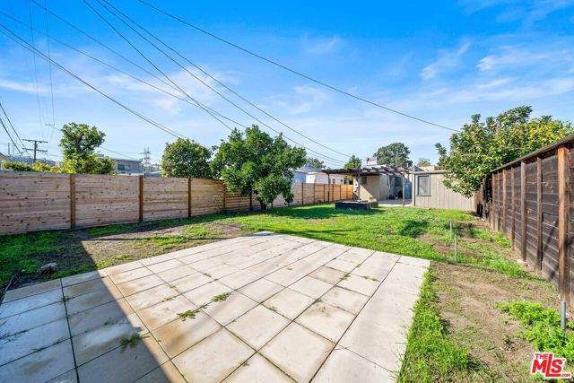 3000 Finch Street, Los Angeles CA: https://media.crmls.org/mediaz/42a17b51-110b-43ef-937d-697cf955d926.jpg