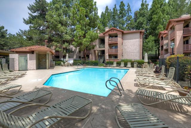 12007 Alta Carmel Ct, San Diego CA: https://media.crmls.org/mediaz/42a22f5e-a1ee-472e-a216-9afd5932c38b.jpg