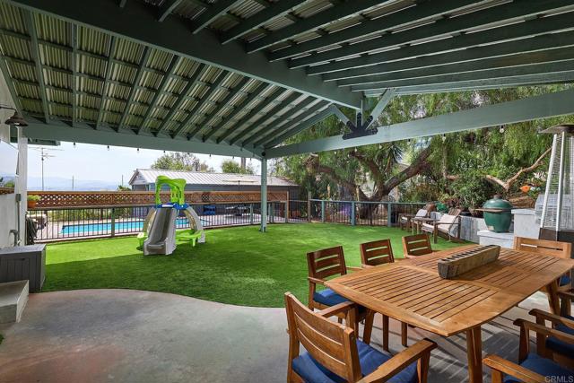 2615 Ginger Way, Escondido CA: https://media.crmls.org/mediaz/42a28c2d-57dd-4ad8-bbbd-bdfd4c3b0d51.jpg