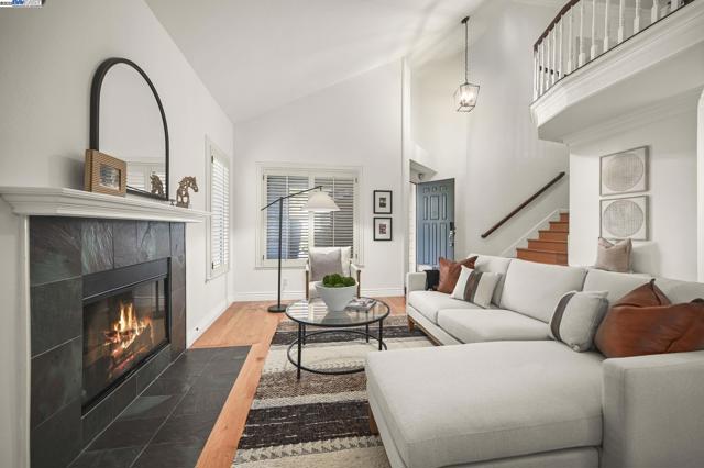 112 Kingswood Cir, Danville CA: https://media.crmls.org/mediaz/42a2e50c-0dd8-4ec6-9d4d-76fef44cd54c.jpg