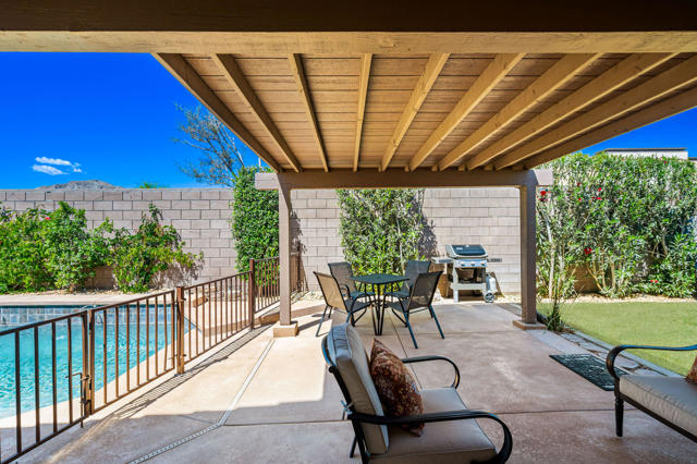 45315 Coldbrook Lane, La Quinta CA: https://media.crmls.org/mediaz/42a2f5bc-26db-40f7-863d-53cfed95de2e.jpg