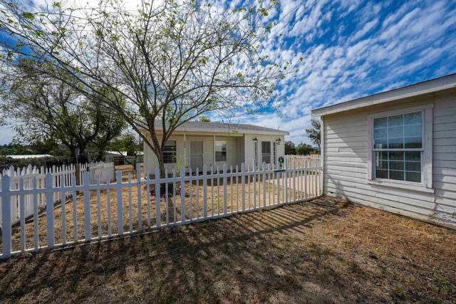 Detail Gallery Image 3 of 33 For 354 Magnolia Ave, Ramona,  CA 92065 - 2 Beds | 1 Baths