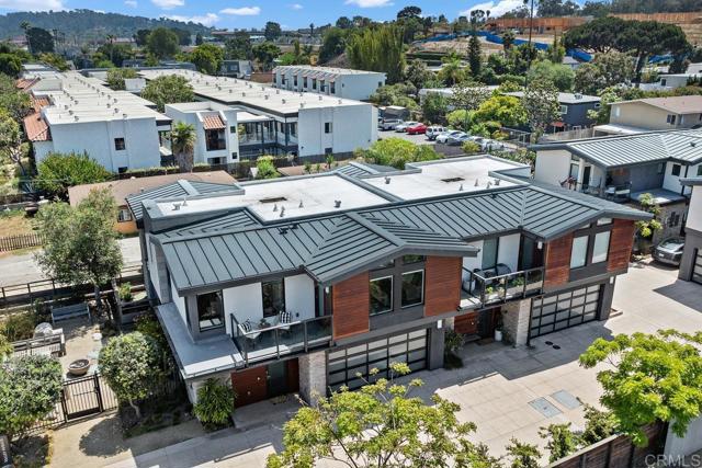 731 Valley Avenue, Solana Beach CA: https://media.crmls.org/mediaz/42a377f1-fc5b-476d-9a40-27784810537e.jpg