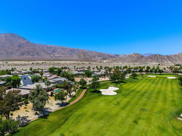 81220 Victoria Lane, La Quinta CA: https://media.crmls.org/mediaz/42a39919-20f4-4679-a5f4-a43c04a5bce4.jpg