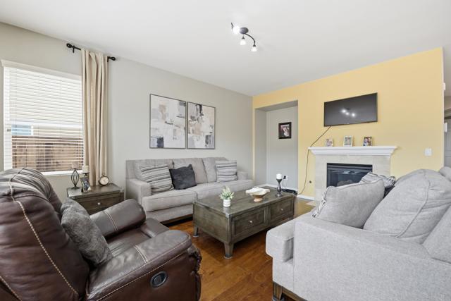 Detail Gallery Image 2 of 24 For 1746 Webber Way, Chula Vista,  CA 91913 - 5 Beds | 3 Baths