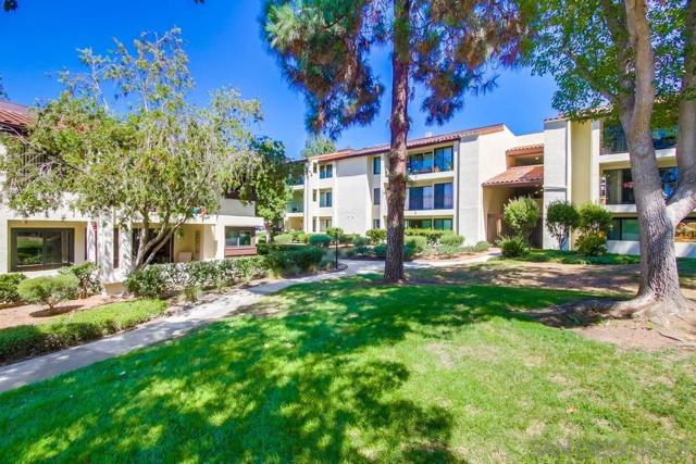 17637 Pomerado Rd, San Diego CA: https://media.crmls.org/mediaz/42a537e9-c9b8-4705-a05e-ef4897586228.jpg