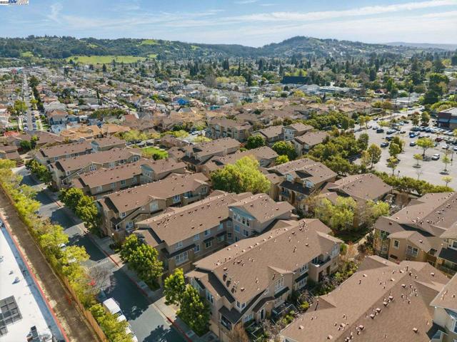 1586 Tucker St, Oakland CA: https://media.crmls.org/mediaz/42a62f25-2905-4be8-aa44-3e9bf15cafa6.jpg