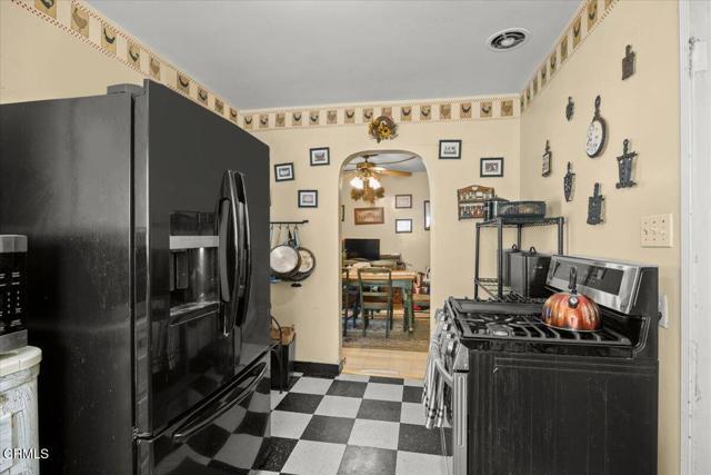 247 Douglas Avenue, Oxnard CA: https://media.crmls.org/mediaz/42a65b98-0c4f-4a5a-a51c-7c458dc035f2.jpg