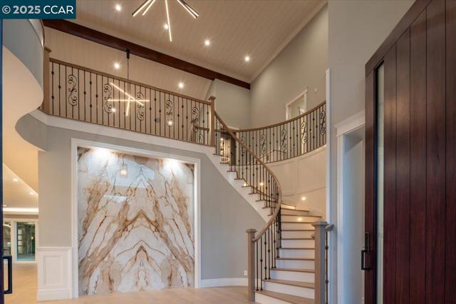 74 Middlefield Rd, Atherton CA: https://media.crmls.org/mediaz/42a696d0-8715-4350-a471-02e5494b44d2.jpg