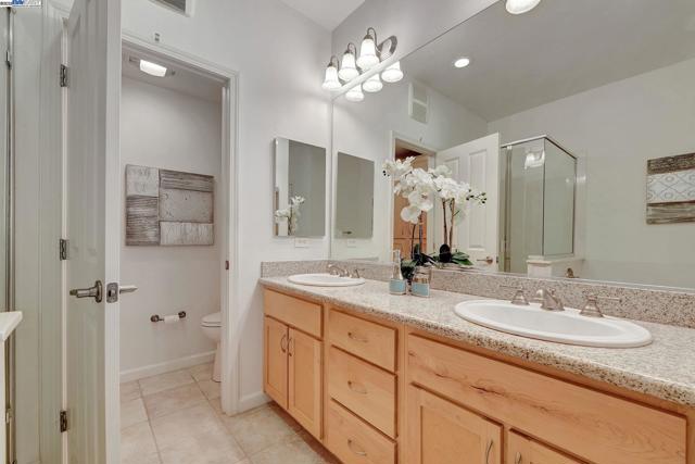 20500 Town Center Ln, Cupertino CA: https://media.crmls.org/mediaz/42a69842-4f7c-44ed-8f3f-ea8c7d32949a.jpg