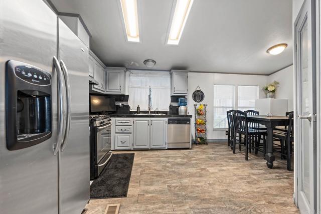 Detail Gallery Image 24 of 37 For 1011 Beyer Way #26,  San Diego,  CA 92154 - 3 Beds | 2 Baths