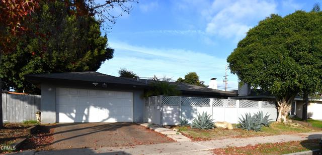 Detail Gallery Image 2 of 30 For 1731 Bernadette St, Oxnard,  CA 93030 - 3 Beds | 2 Baths