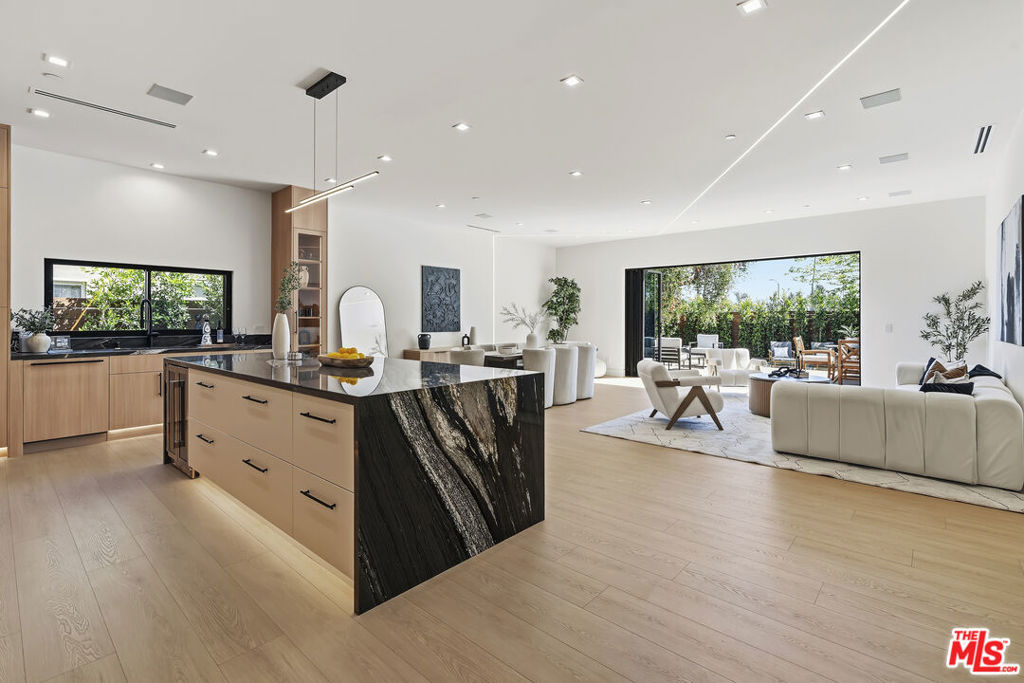 5528 Mclennan Avenue