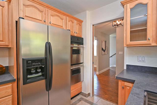 38 Saint Stephens Dr., Orinda CA: https://media.crmls.org/mediaz/42a83deb-2468-482a-aa6b-6ddcf0b53a32.jpg