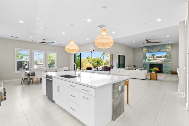 57870 Stone Creek W Trail, La Quinta CA: https://media.crmls.org/mediaz/42a8a61d-f89a-403c-a612-c79d634a6528.jpg