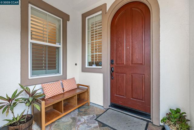 1656 Colchester St, Danville CA: https://media.crmls.org/mediaz/42a8bbc2-87f3-4757-b005-8d60d743fe56.jpg