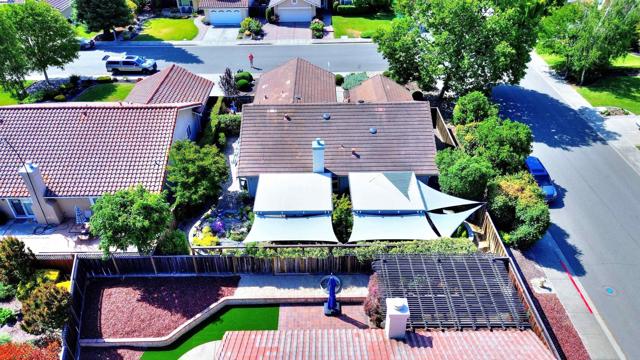 6291 Calle Fuego, Pleasanton CA: https://media.crmls.org/mediaz/42a98bdc-64af-44f1-bd60-6306d3059b61.jpg