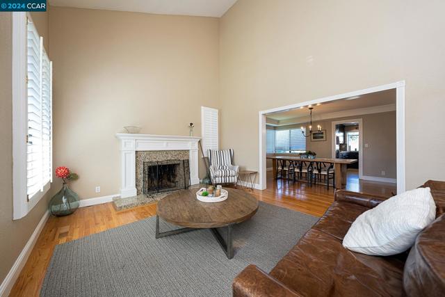 Image 5 of 60 For 56 Dunbarton Ct
