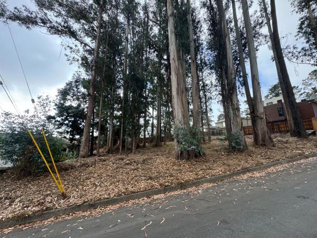 0 The Alameda, El Granada CA: https://media.crmls.org/mediaz/42aa3d9e-4bfa-4a15-979c-b427207b3978.jpg