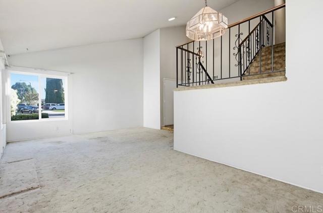 Detail Gallery Image 5 of 33 For 1237 Armstrong Cir, Escondido,  CA 92027 - 4 Beds | 2/1 Baths