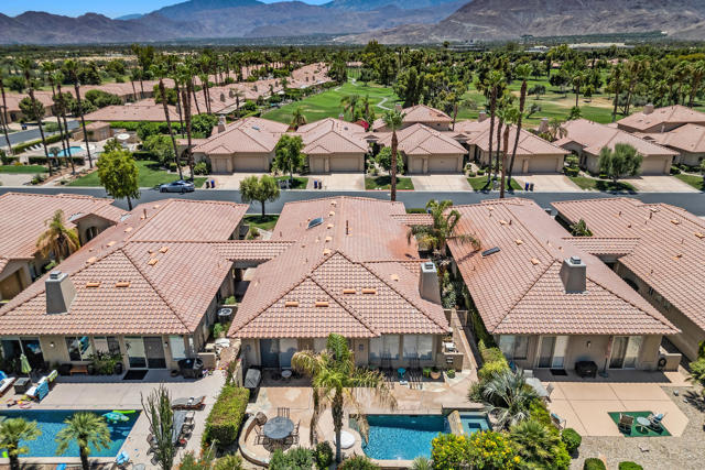99 Kavenish Drive, Rancho Mirage CA: https://media.crmls.org/mediaz/42aae096-ddc2-422a-b69c-dd81f8184bba.jpg