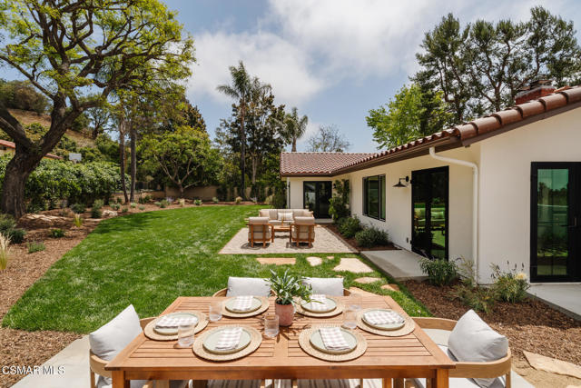 1207 Westridge Drive, Ventura CA: https://media.crmls.org/mediaz/42ab2d3c-9936-499b-b75d-31d7b15005dc.jpg