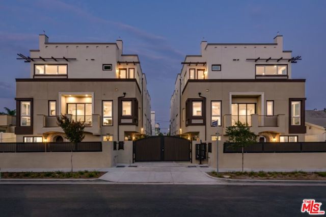 1248 Lodi Place, Los Angeles CA: https://media.crmls.org/mediaz/42abbe55-0432-47d5-8912-0a335e351725.jpg