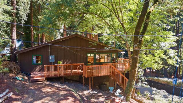 526 Lower Locksley Road, Boulder Creek CA: https://media.crmls.org/mediaz/42ac4f6a-80e7-4f51-8772-580299039f2b.jpg